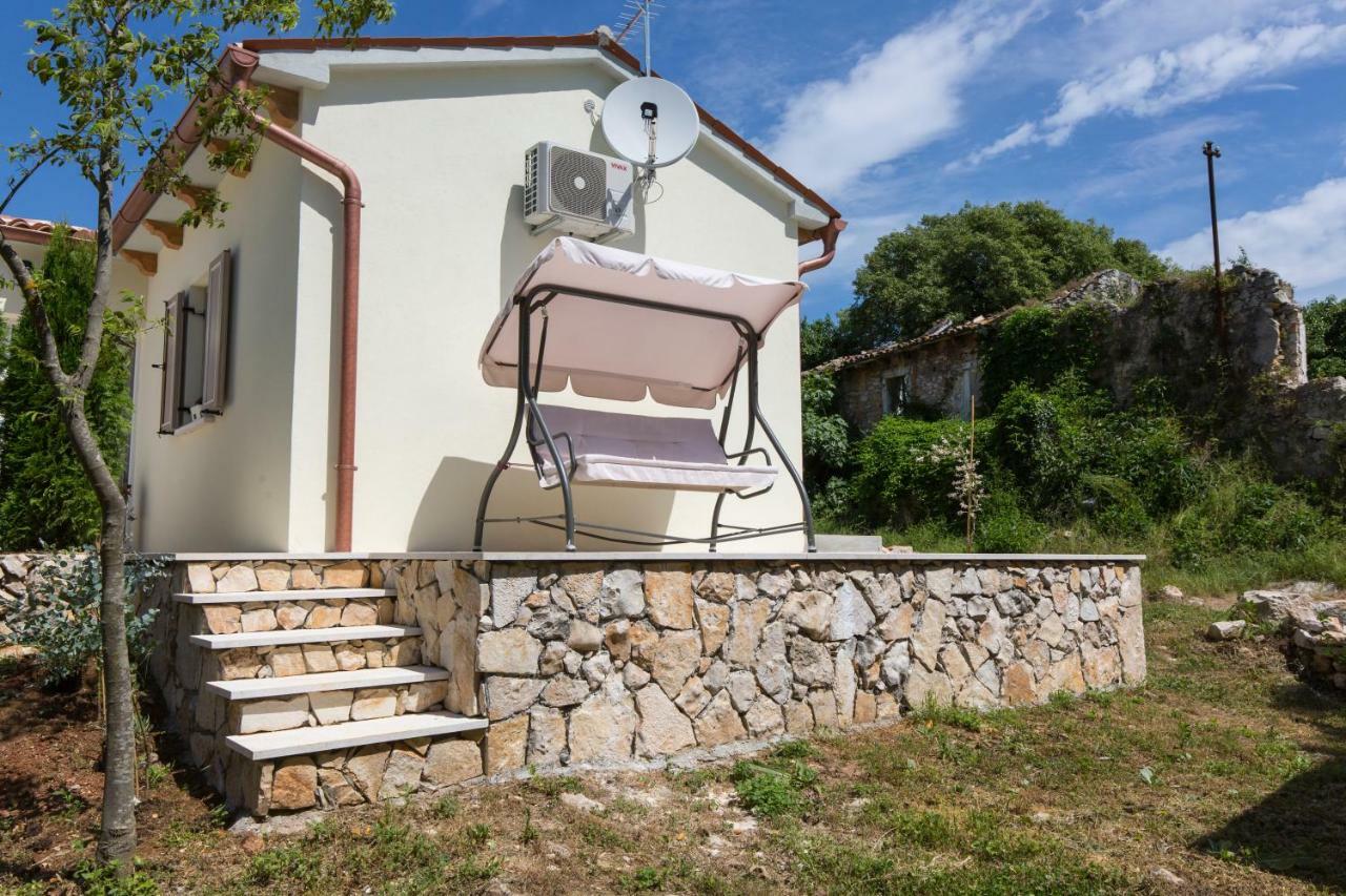 Small Old House Nedescina Exterior foto